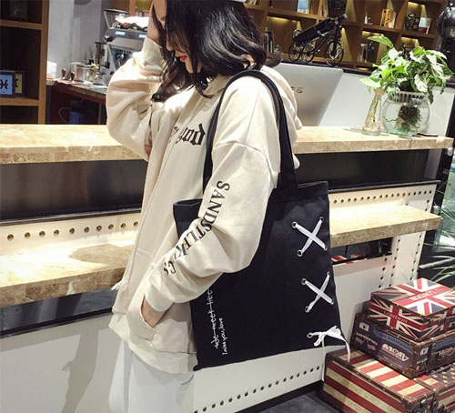 模特单肩展示.jpg